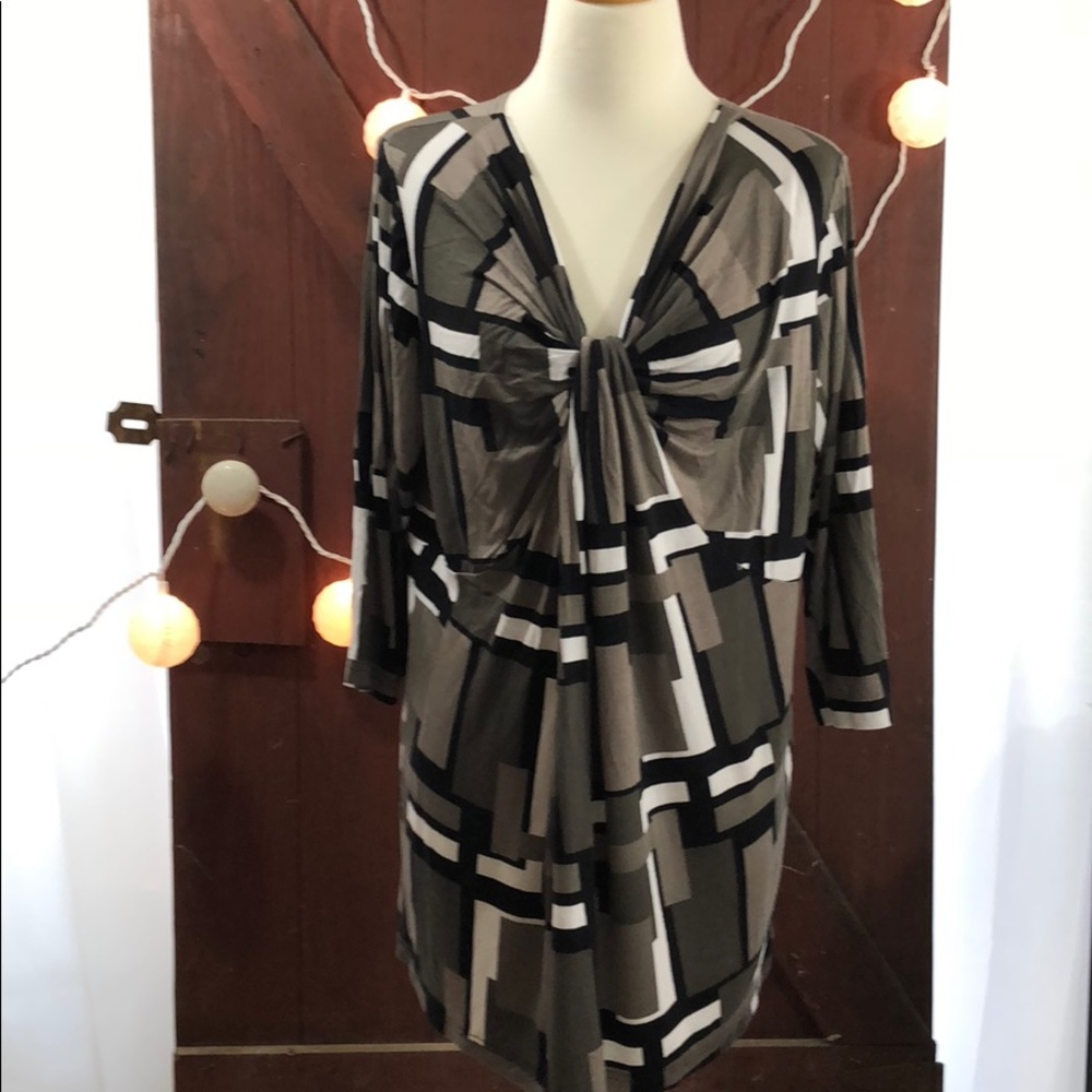 Blouse shirt top stretchy gray black size 18/20 A
